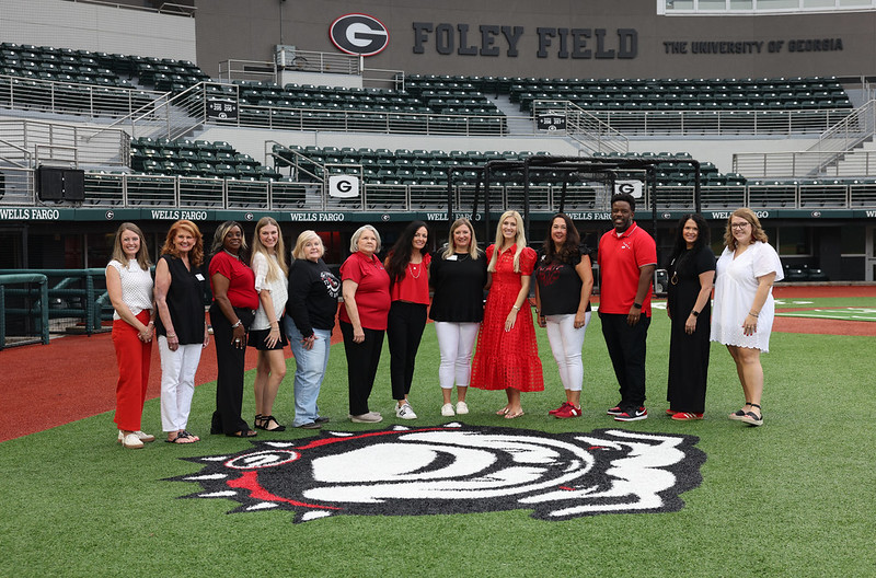 group of alumni standing together